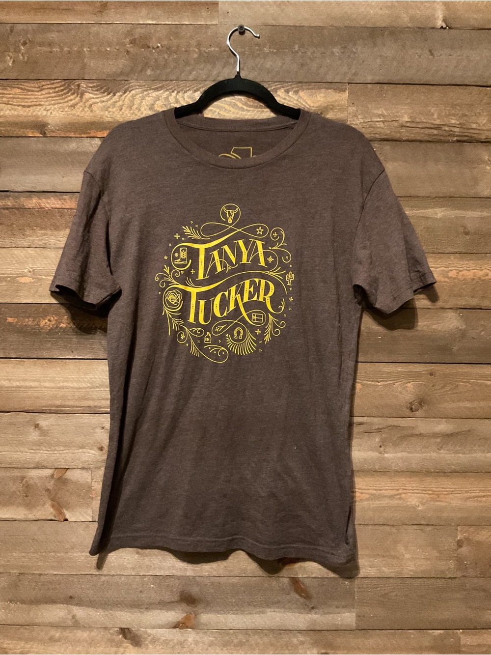 Women’s Brown Tanya Tucker Graphic T-Shirt Size Small